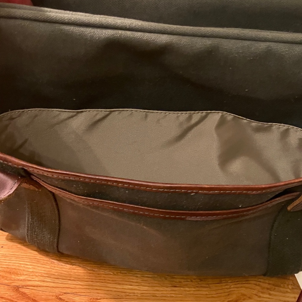 Orvis Dark green canvas and Leather Bat and Kill carryon bag. - Picture 6 of 13